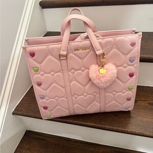 BETSEY JOHNSON BM30630 PINK HEART VALENTINES TRAVEL SATCHEL CROSSBODY